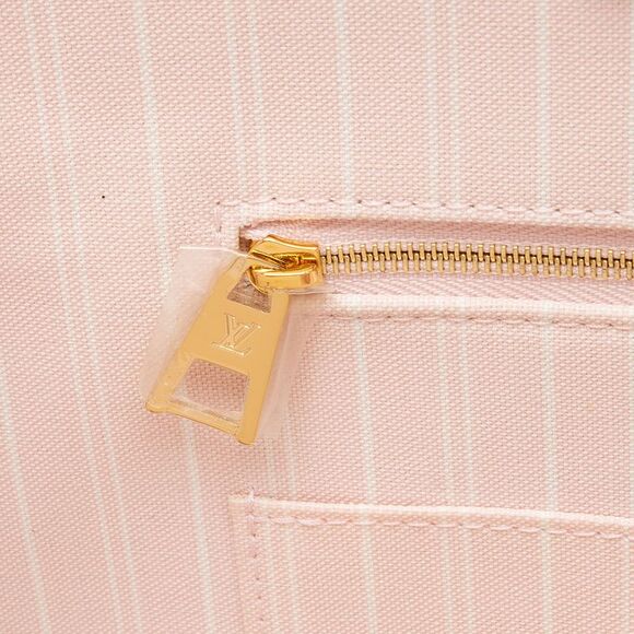 Louis Vuitton Giant Monogram Canvas By The Pool Onthego GM Tote - Picture 12 of 15